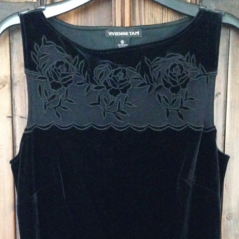 Sleeveless velour dress